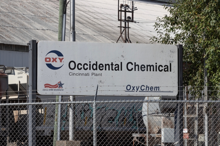 Occidental in talks to sell petrochemical business for $10 billion: FT (OXY:NYSE)