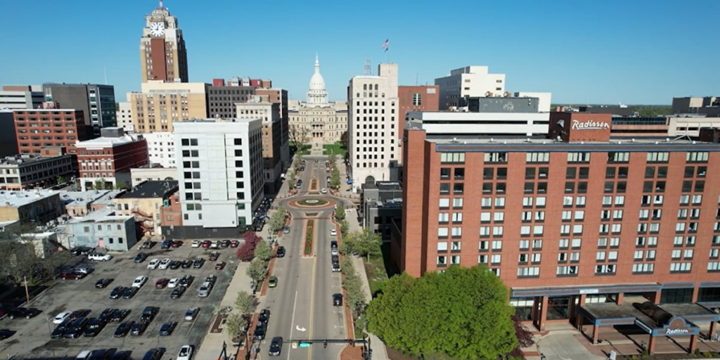 South Lansing business group hosts city cleanup event