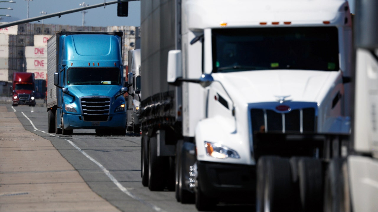Trump announces 25% tariff on foreign-made medium- and heavy-duty trucks