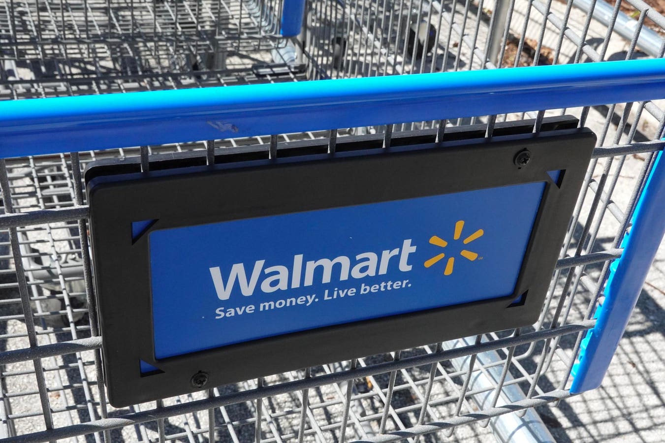 Walmart Partners With OpenAI, Targeting Amazon