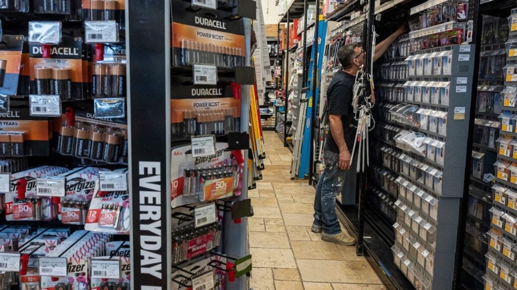 US businesses and consumers bear majority of tariff costs, study finds