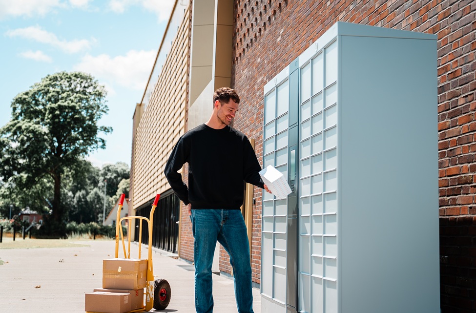 SwipBox accelerates its global expansion with screen-equipped solutions