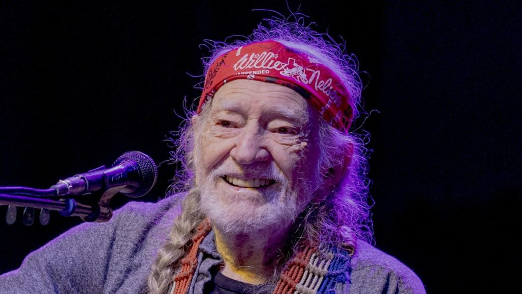 Willie Nelson, 93, has a brilliant response to the time he tried a 10-day juice cleanse