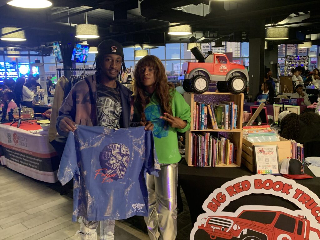 At Black Business Expo, Hartford businesses make sales—and build community