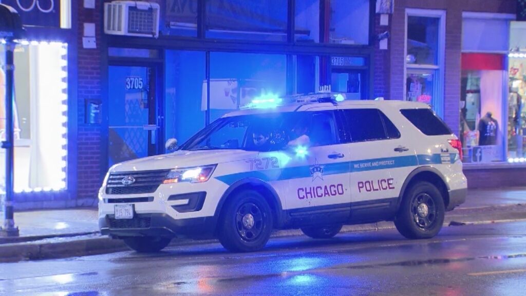Chicago police warn of citywide string of business break-ins