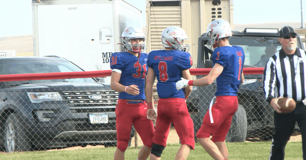 DGSG takes care of business at home on Senior day, wins 44-6 over Broadview-Lavina | Montana High School Sports