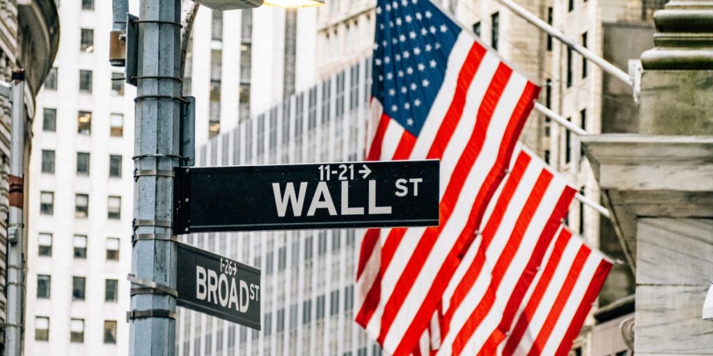 Earnings Season Provides Data As the Government Shutdown Drags on