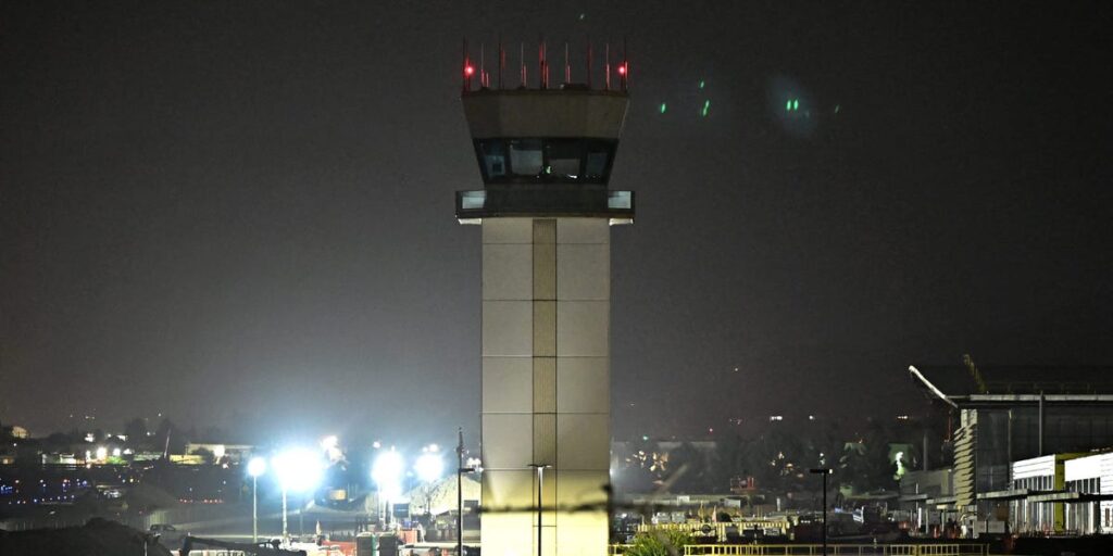 Government Shutdown Sees Air Traffic Control Tower Unstaffed for Hours