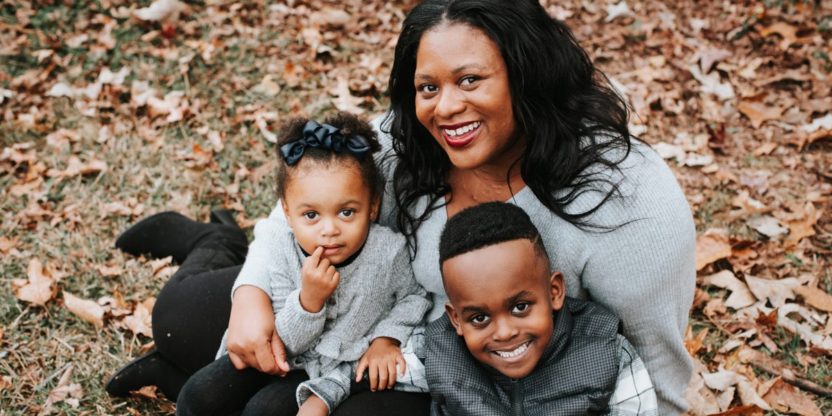 How I Homeschool My Kids While Running 2 Businesses Full-Time