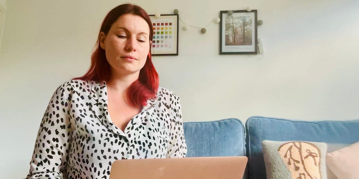 I'm Successful, but My LinkedIn Feed Gives Me Anxiety About My Career