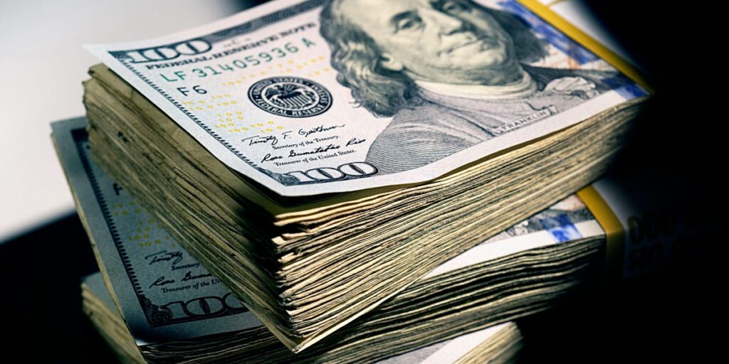 Lawmakers Propose Nationwide Monthly Basic Income Experiment