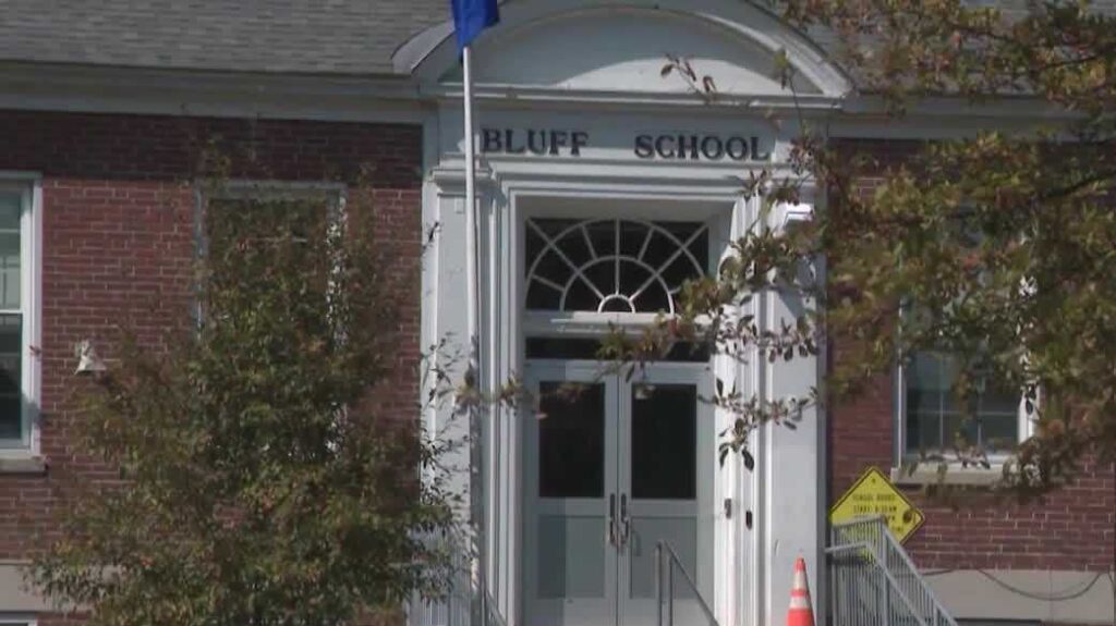 School business administrator on unpaid disciplinary suspension