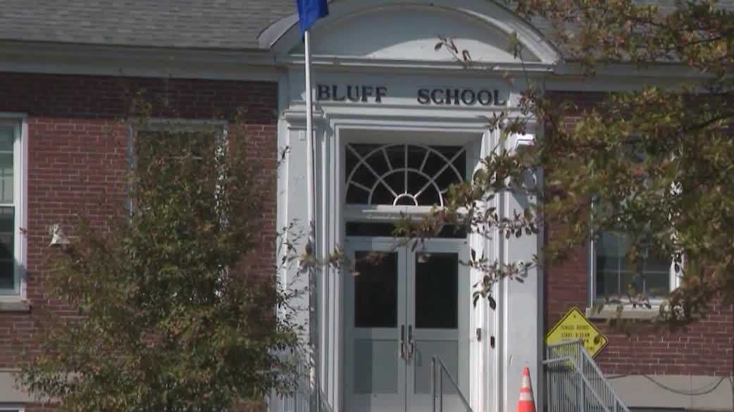 School business administrator on unpaid disciplinary suspension