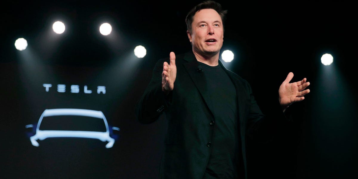 Tesla's Chair Tells Shareholders to Give Musk $1 Trillion Pay Package