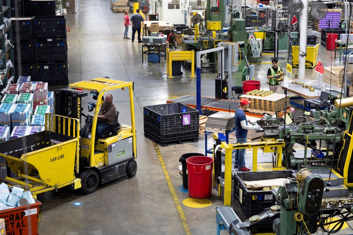 US Small-Business Optimism Falls to Three-Month Low on Economy