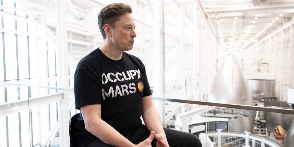 Will a New Twitter Linking Policy Bring Writers and Journalists Back?