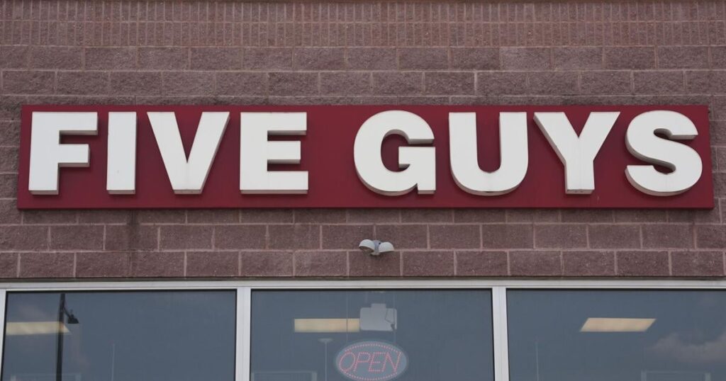 Yakima Valley burger chain openings and closures; plus other local business tidbits | Business