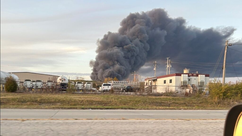 Multiple injured after reports of UPS plane crash in Louisville, Kentucky