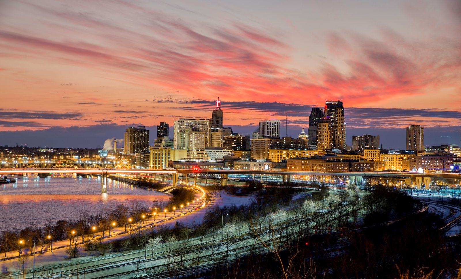 Saint Paul Minnesota  Skyline at Dusk  City Lights
