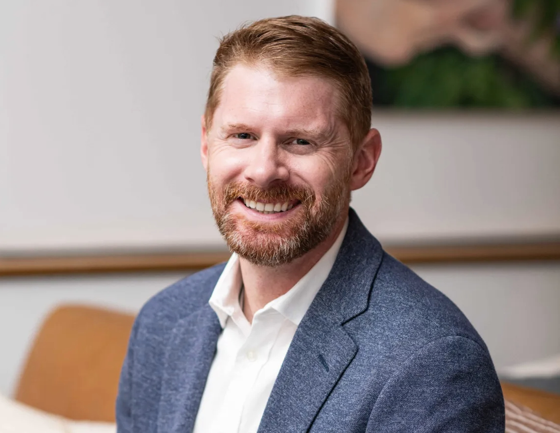 headshot of Kevin Leslie