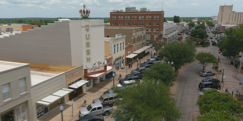Small Business Saturday brings tastings, deals to Bryan shoppers