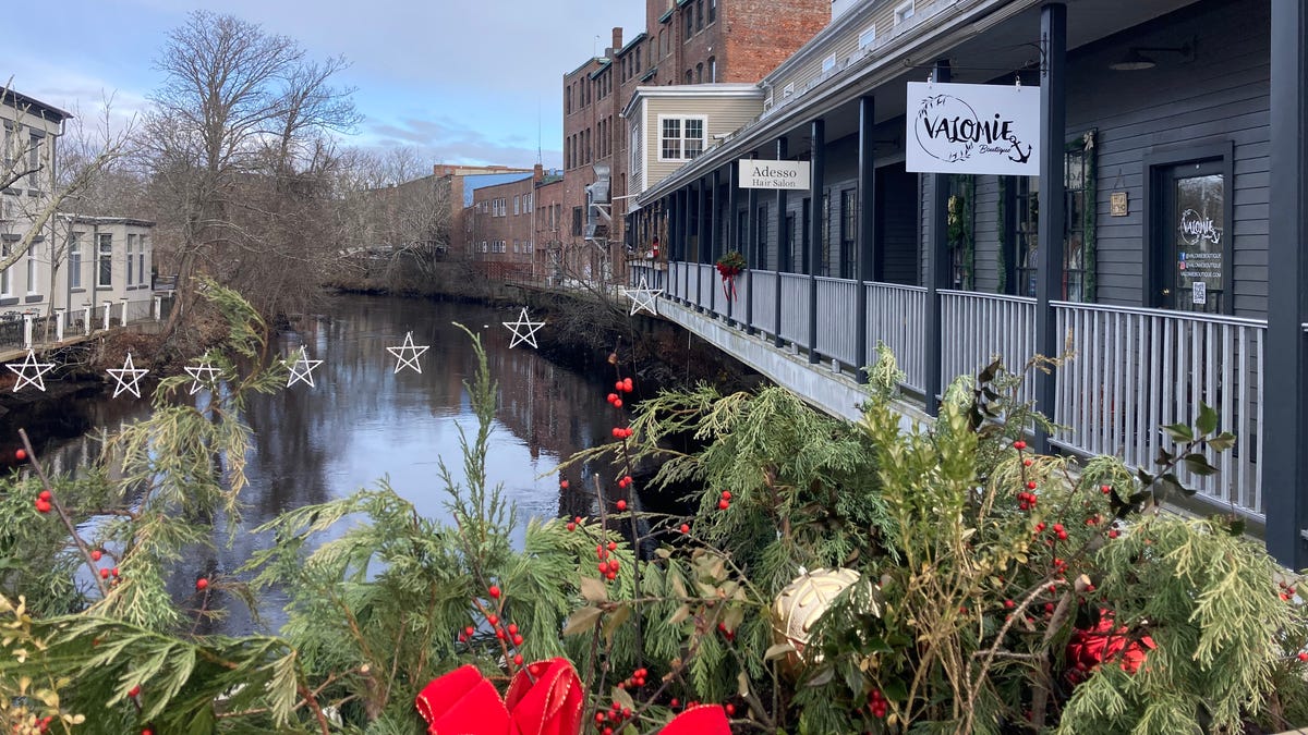 5 downtown areas to shop at