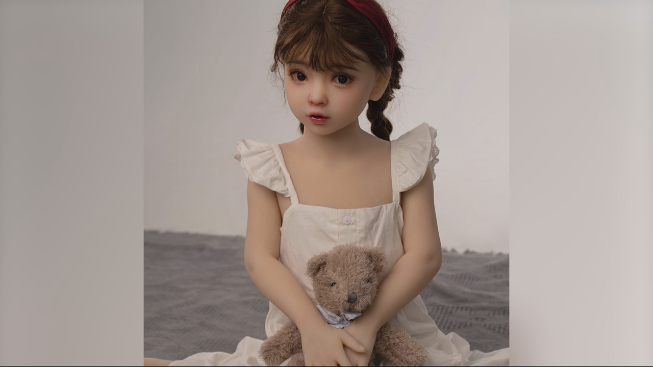 Business - Shein bans sex dolls after France threatens to block market access