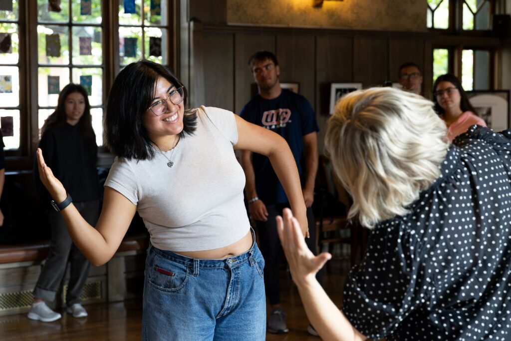 Sasha Salguero Gomez and UIC Business Lecturer Morgan Lord in class.