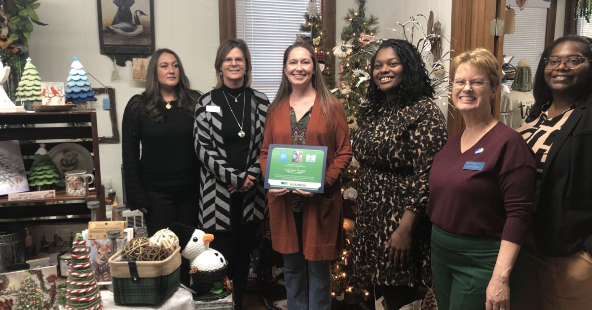 Delaware Division of Small Business visits Seaford stores ahead of Small Business Saturday.