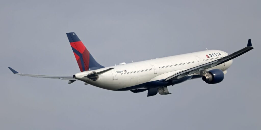 Delta Flight From Paris U-Turns After 20 Minutes in the Air