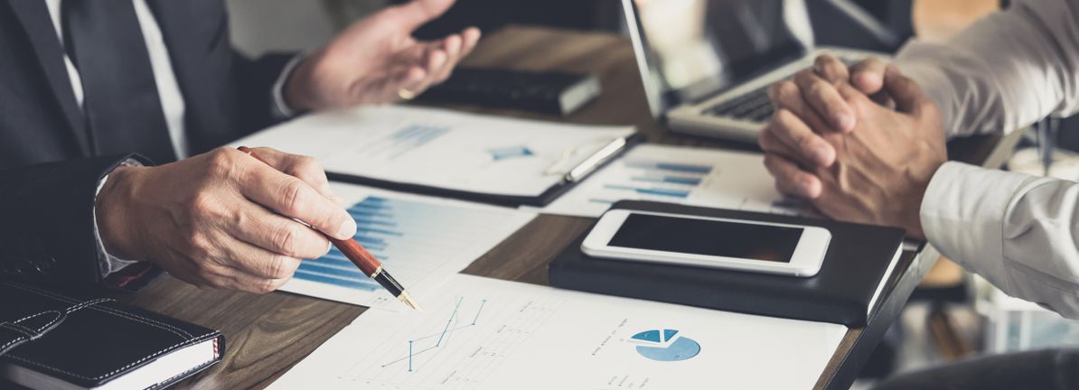 Evaluating Valuation After Strong Earnings Upgrades and Business Growth Momentum