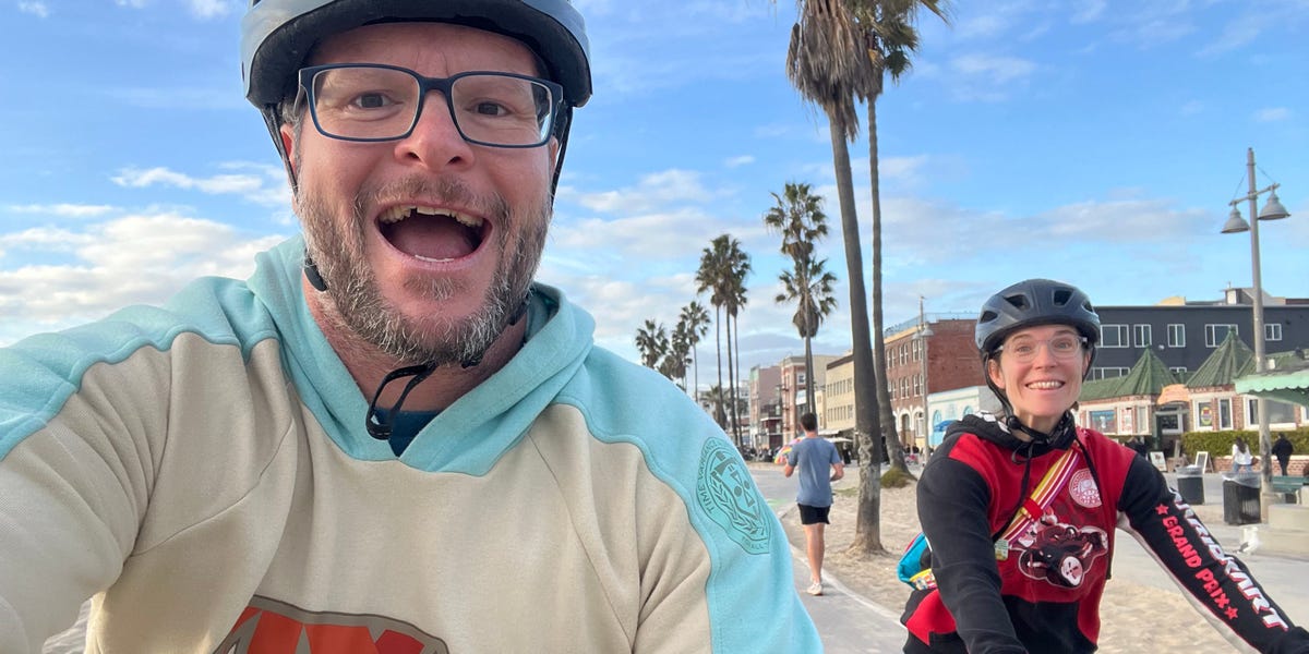 FIRE Couple Has 5 Tips for Gen Z'ers Seeking Early Retirement