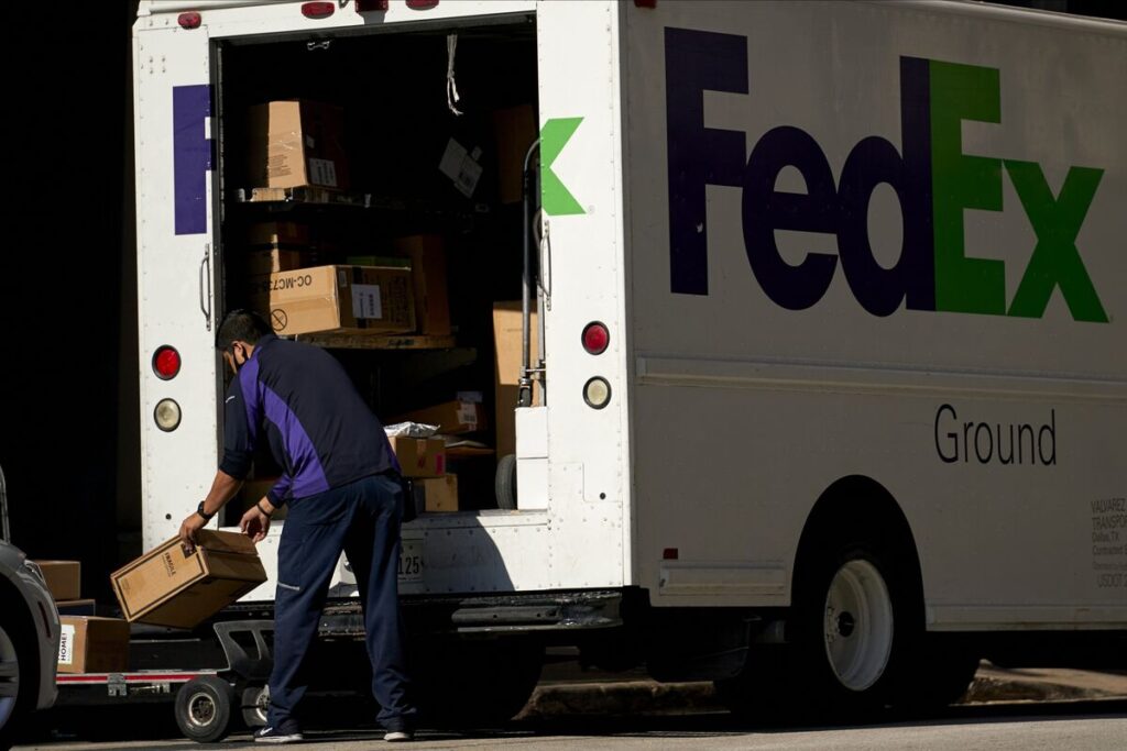 FedEx to Cut 856 Jobs in Texas After Customer Moves Business