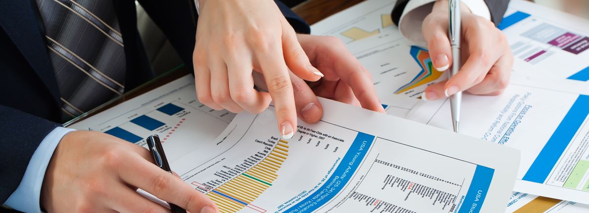 Franklin Resources (BEN): Assessing Valuation Following Launch of XRP ETF and Expansion Into Digital Assets