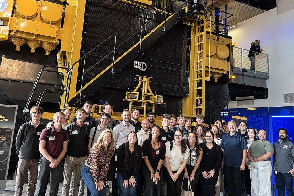 ISU College of Business students excel at Caterpillar Case Competition - News