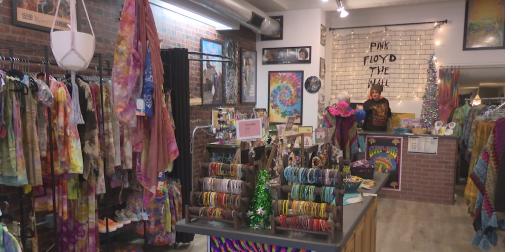 Local residents help support local businesses for Small Business Saturday