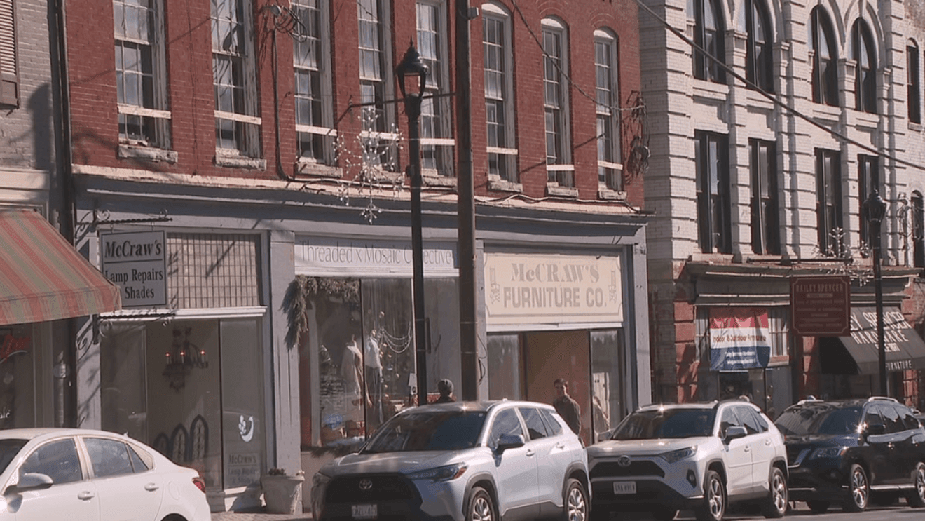 Lynchburg shops see big crowds for Small Business Saturday