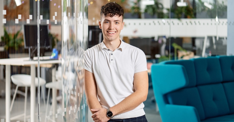 Meet the 21-year-old founder who just raised €1M to help e-commerce brands win in AI search