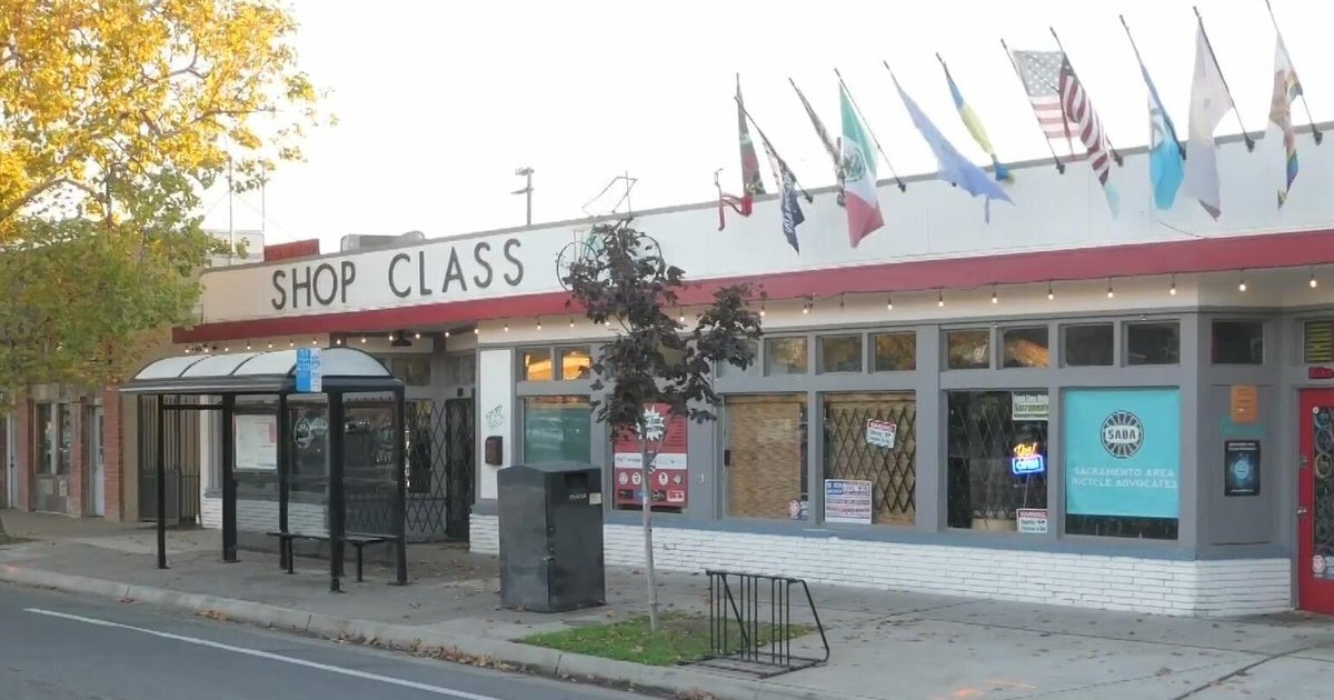 Oak Park business owner puts shop on pause amid community struggles