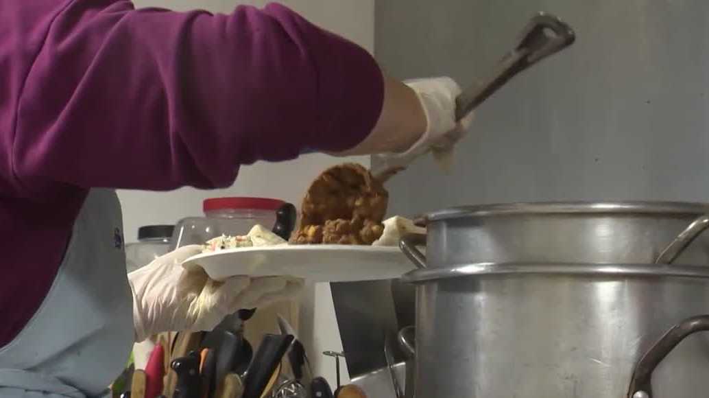 Roseville small businesses help those losing food benefits