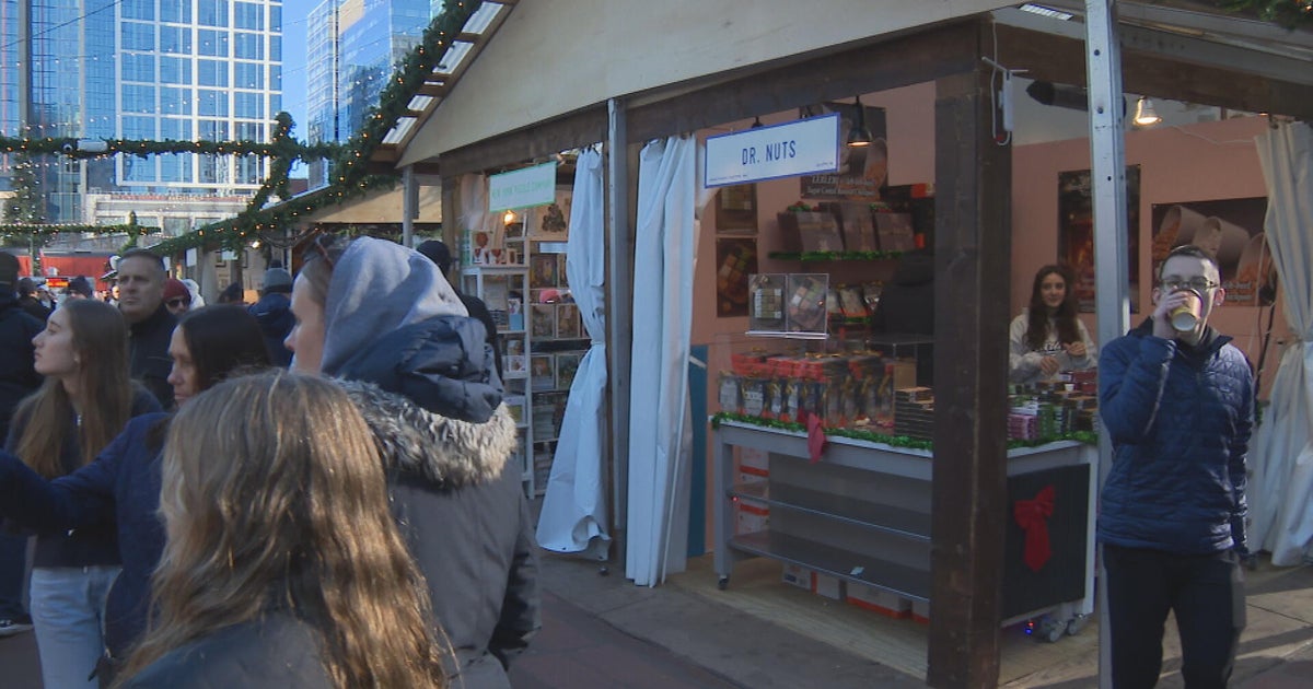 Small Business Saturday brings crowds of shoppers to Massachusetts stores