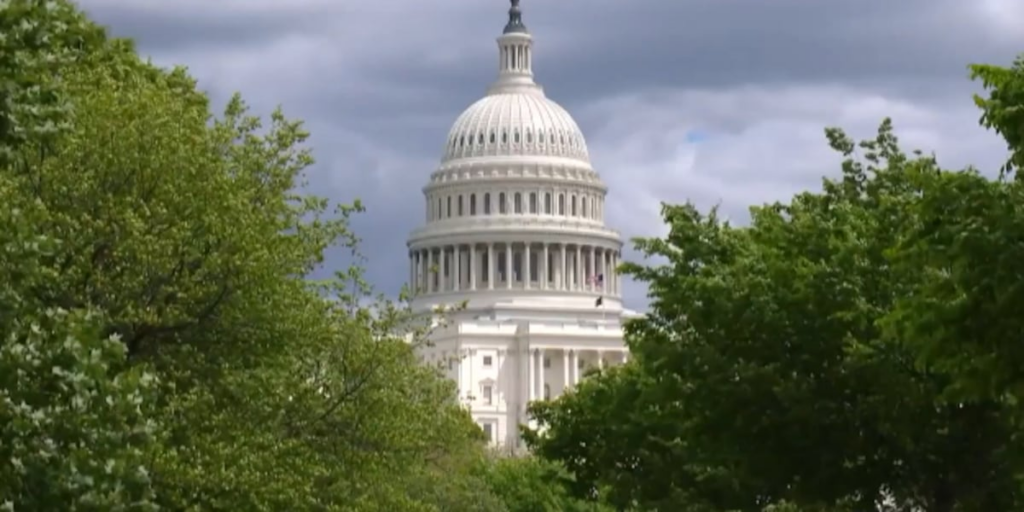 Small business leaders discuss economic issues with Congress
