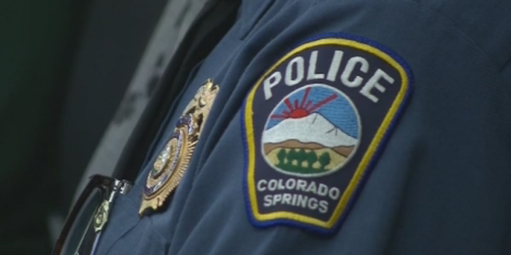 Suspect steals cash register from Colorado Springs business, police say