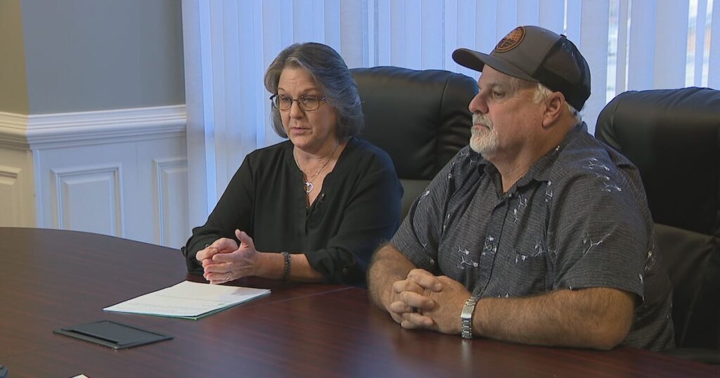 Theft of business’s registration leaves owners in limbo: ‘I feel like somebody stole our company’ – WSB-TV Channel 2