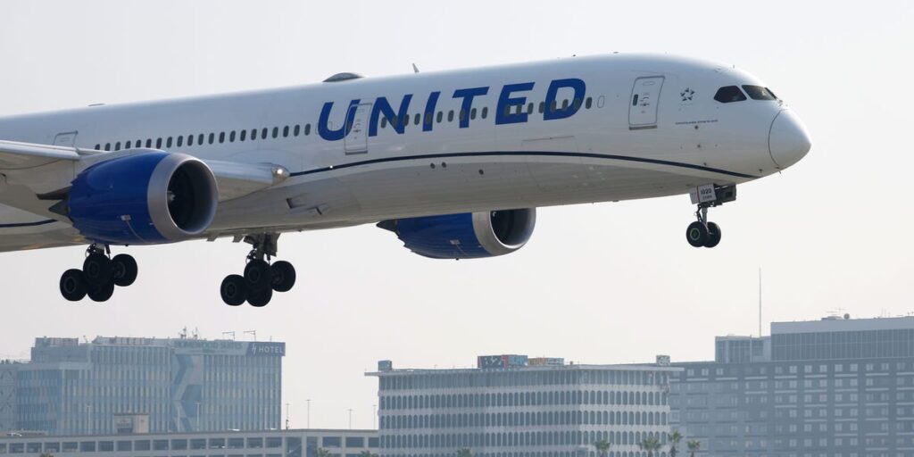 United Passengers Face Flight to Nowhere After Mid-Atlantic U-Turn