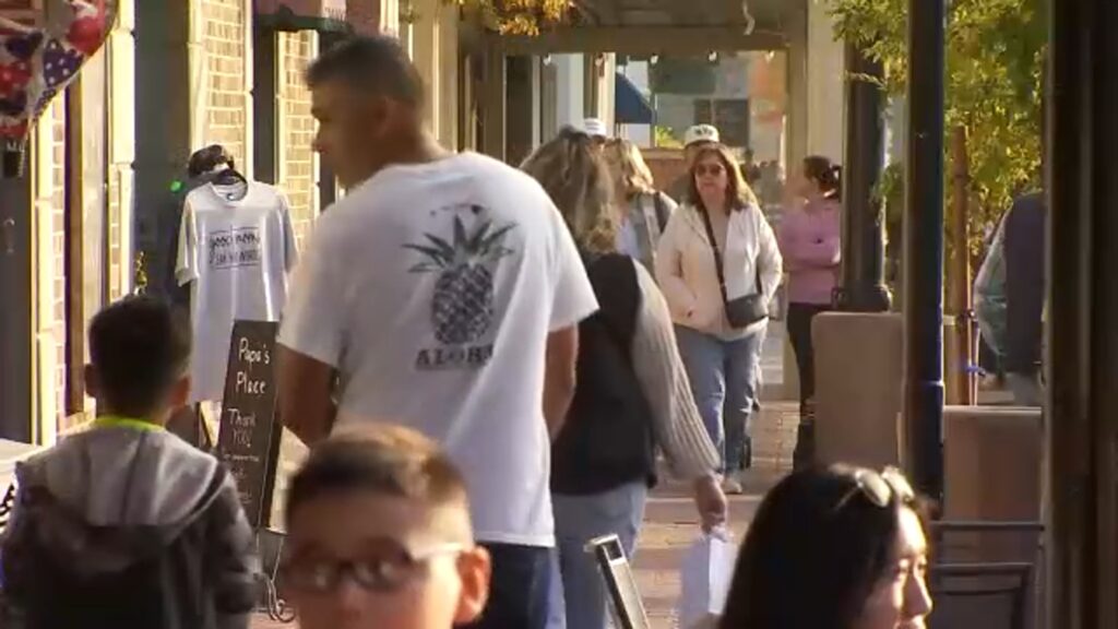 Valley residents shop small to provide big help to small businesses