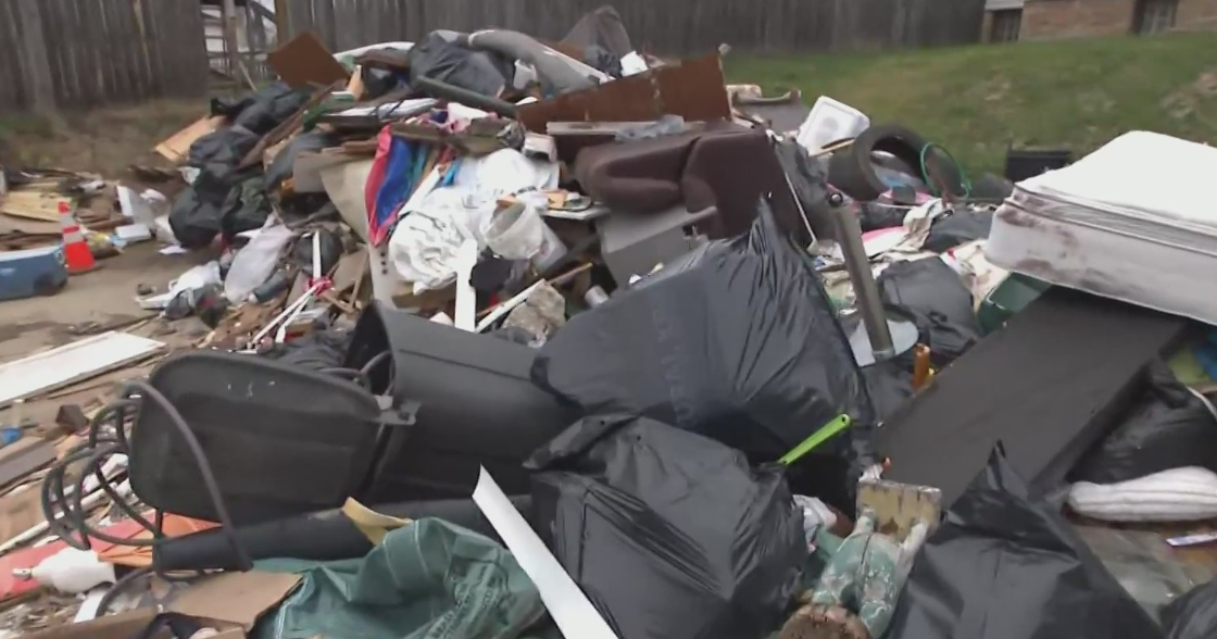 Washington city leaders, business owners frustrated over trash-filled parking lot