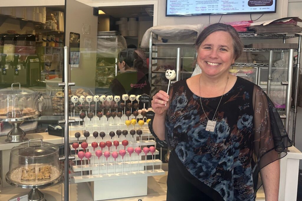 ‘Huge difference’: DC businesses feel impact of National Zoo’s closure — and reopening