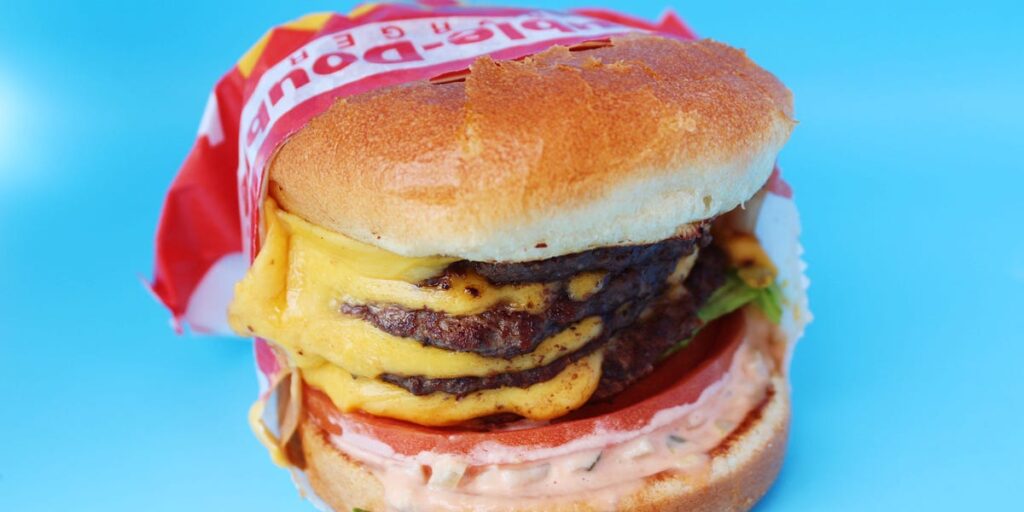 Review: I Tried and Ranked the Biggest Burgers at 5 Fast-Food Chains