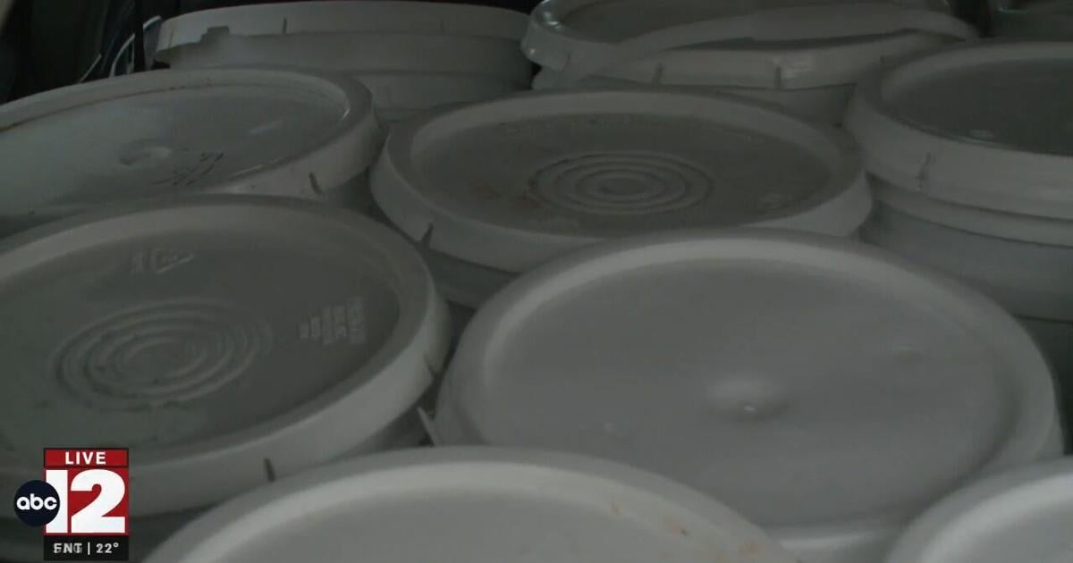 Burton entrepreneur delivers salt to area businesses | Business